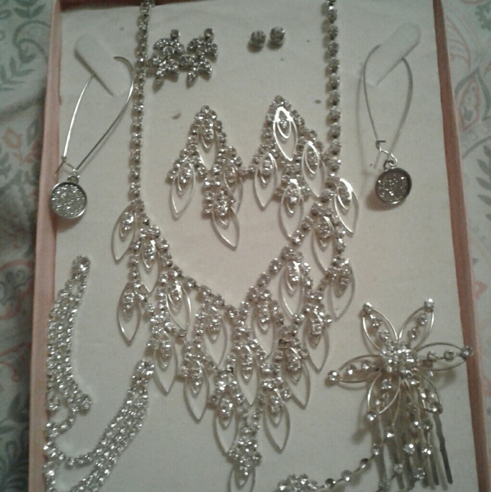 Prom jewerly - Picture 2 of 2
